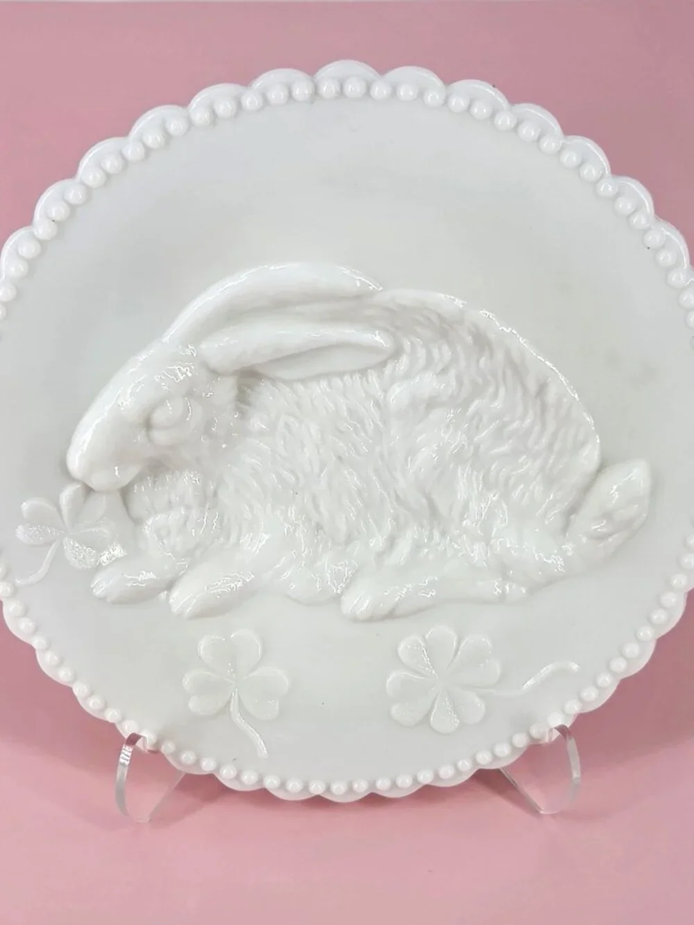 Antique 1902, EAPG by Gillinder & Sons Milk Glass Hare/Rabbit Shamrock 3D Plate - Picture 8 of 8